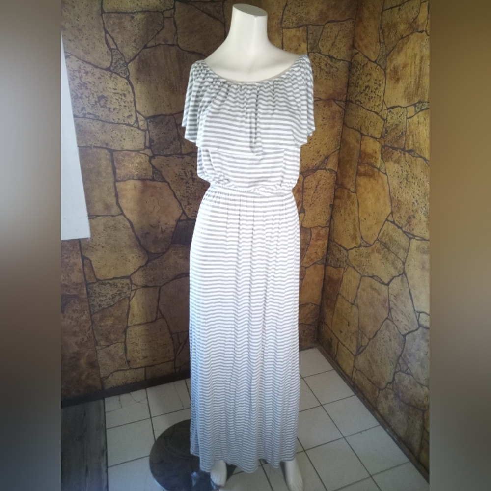 Eesome Gray Striped Off-Shoulder Maxi Dress